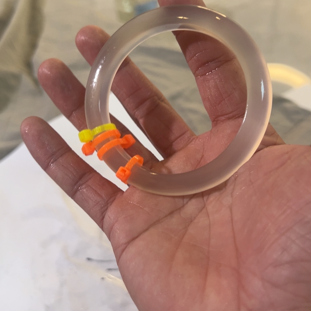 玛瑙/玉髓手镯未镶嵌除****困