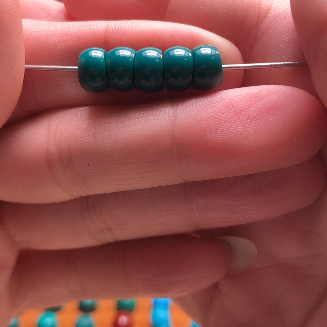 A***店琉璃颈饰地狱色8mm大肠