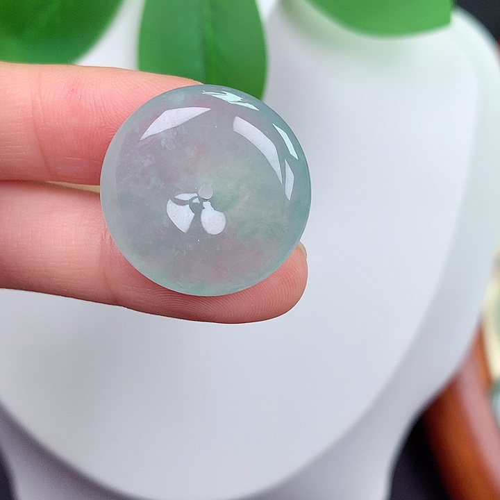 颈饰未镶嵌翡翠平安扣