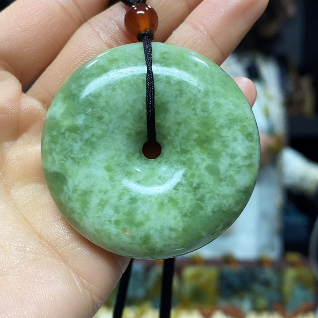 未镶嵌岫玉挂件吊坠