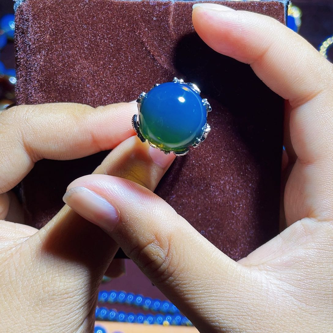 蓝珀裸石未镶嵌戒指大珠子