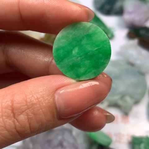 定制翡翠未镶嵌翡翠