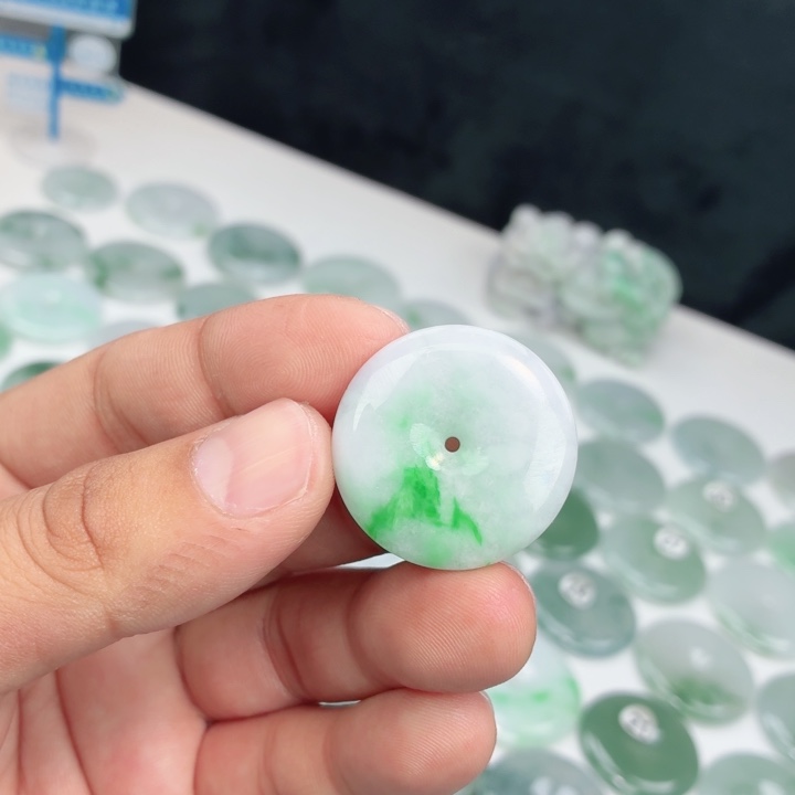 翡翠未镶嵌颈饰缅甸天然A货翡翠29.2-5.5