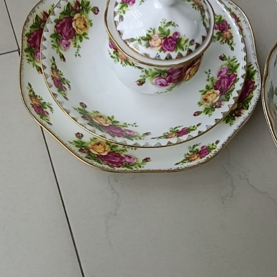 卡***妻玫瑰手工拍金骨质瓷餐具