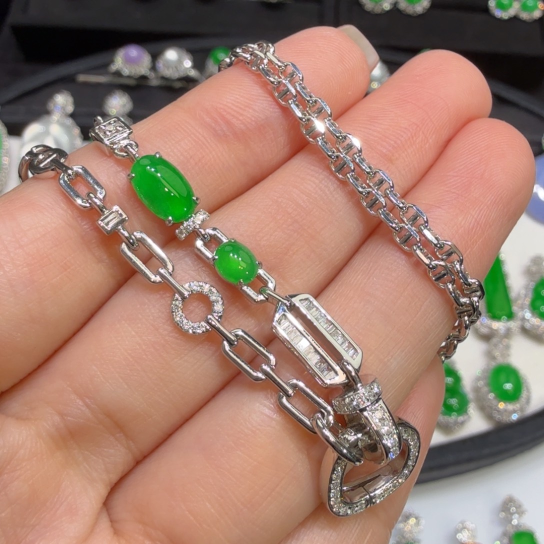 翡翠18K金镶嵌颈饰收到货48小时鉴赏期