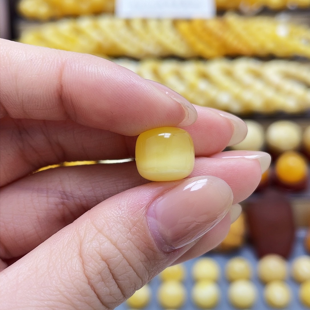 琥珀裸石未镶嵌蜜蜡老型11.7*10.5mm