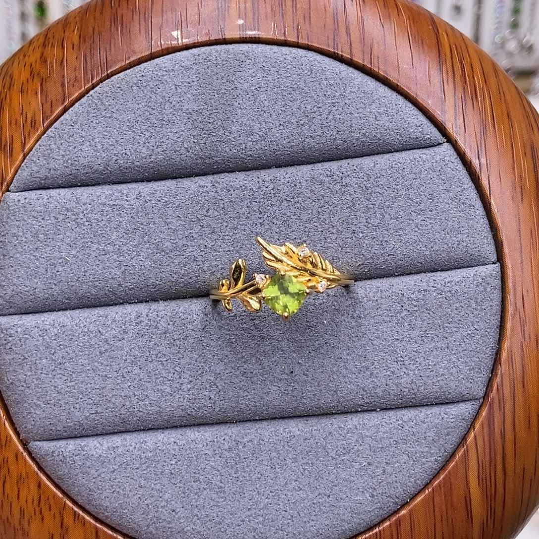 戒指橄榄石银S925镶嵌