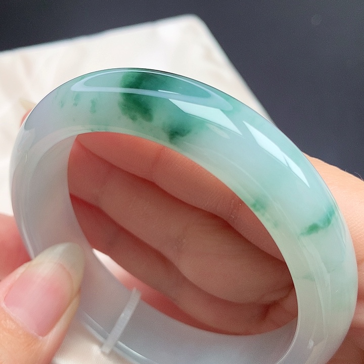 翡翠未镶嵌手镯54圈口