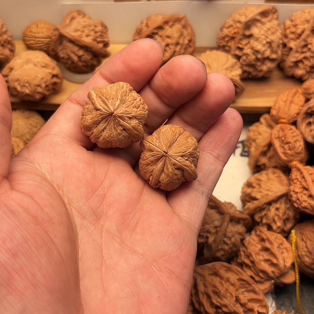 雨***鱼吊坠文玩核桃元宝