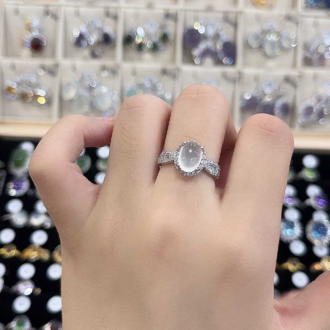 吱***赵岫玉银S925镶嵌戒指