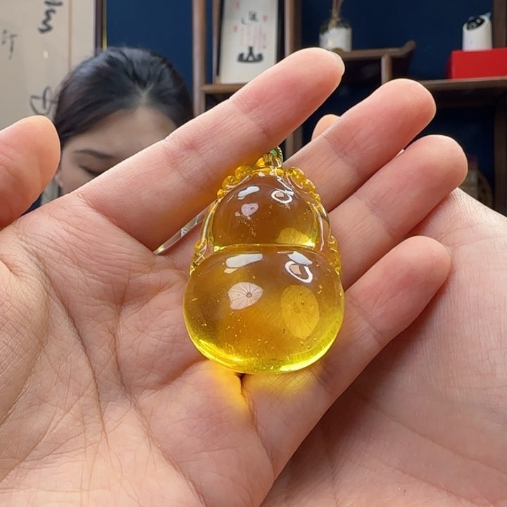 梦***梦未镶嵌吊坠(不含链)蜜蜡