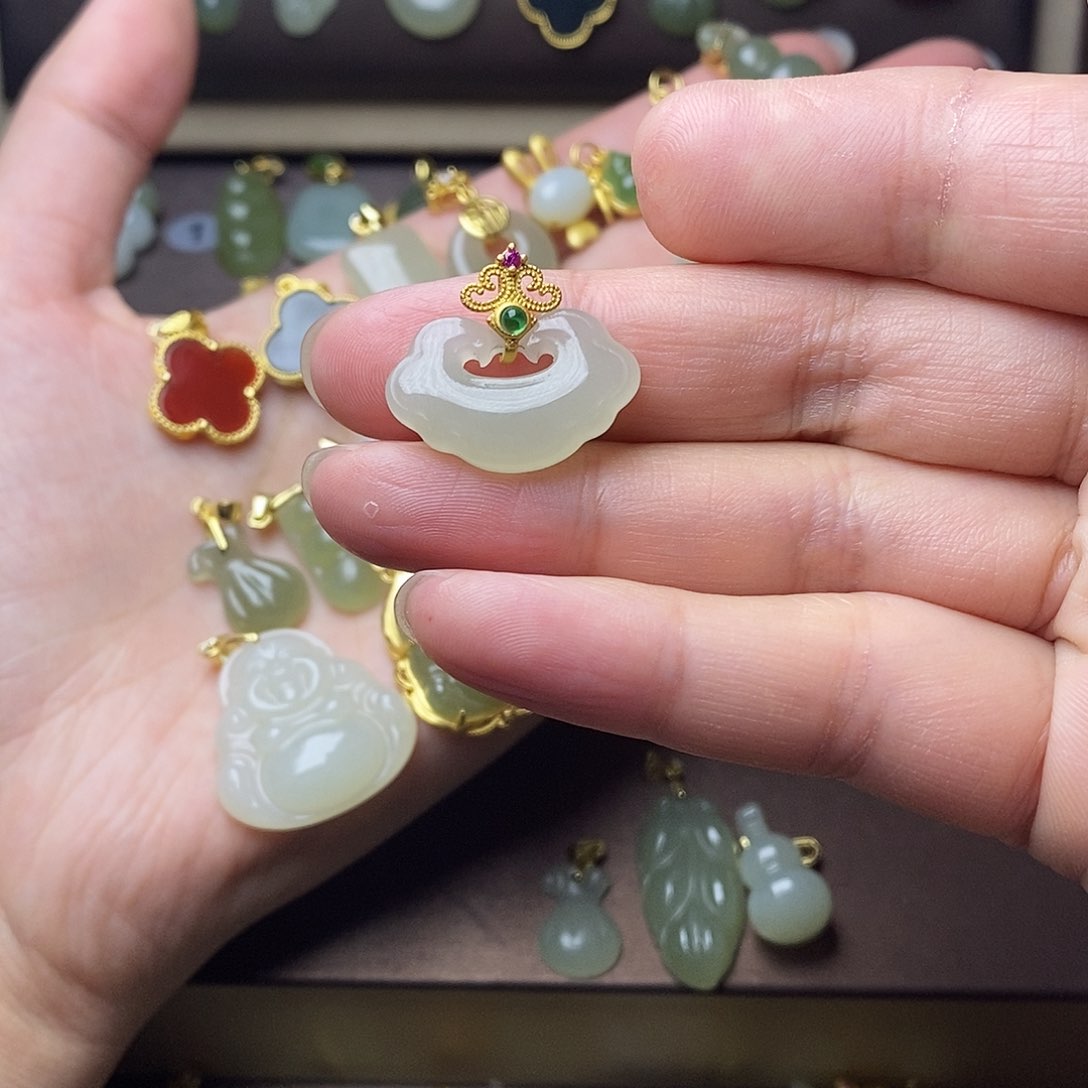 和田玉颈饰银S925镶嵌