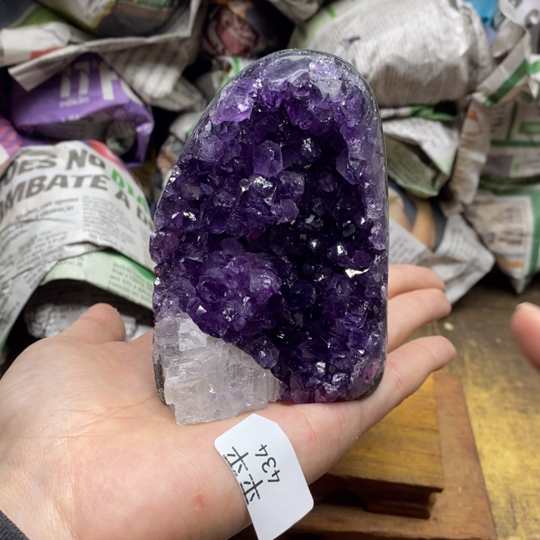 紫晶乌拉圭未镶嵌