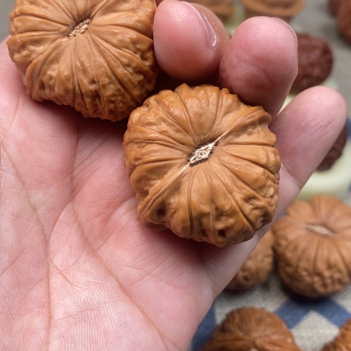 文玩核桃把件硕****?核桃