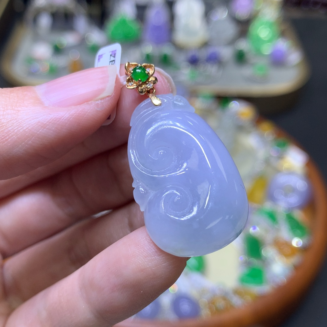 翡翠颈饰18K金镶嵌翡翠吊坠项链