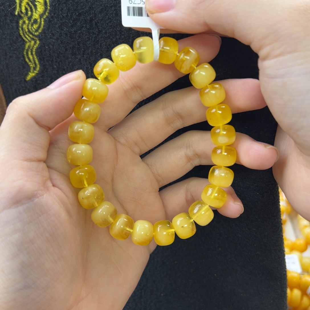 未镶嵌琥珀珠宝奇石