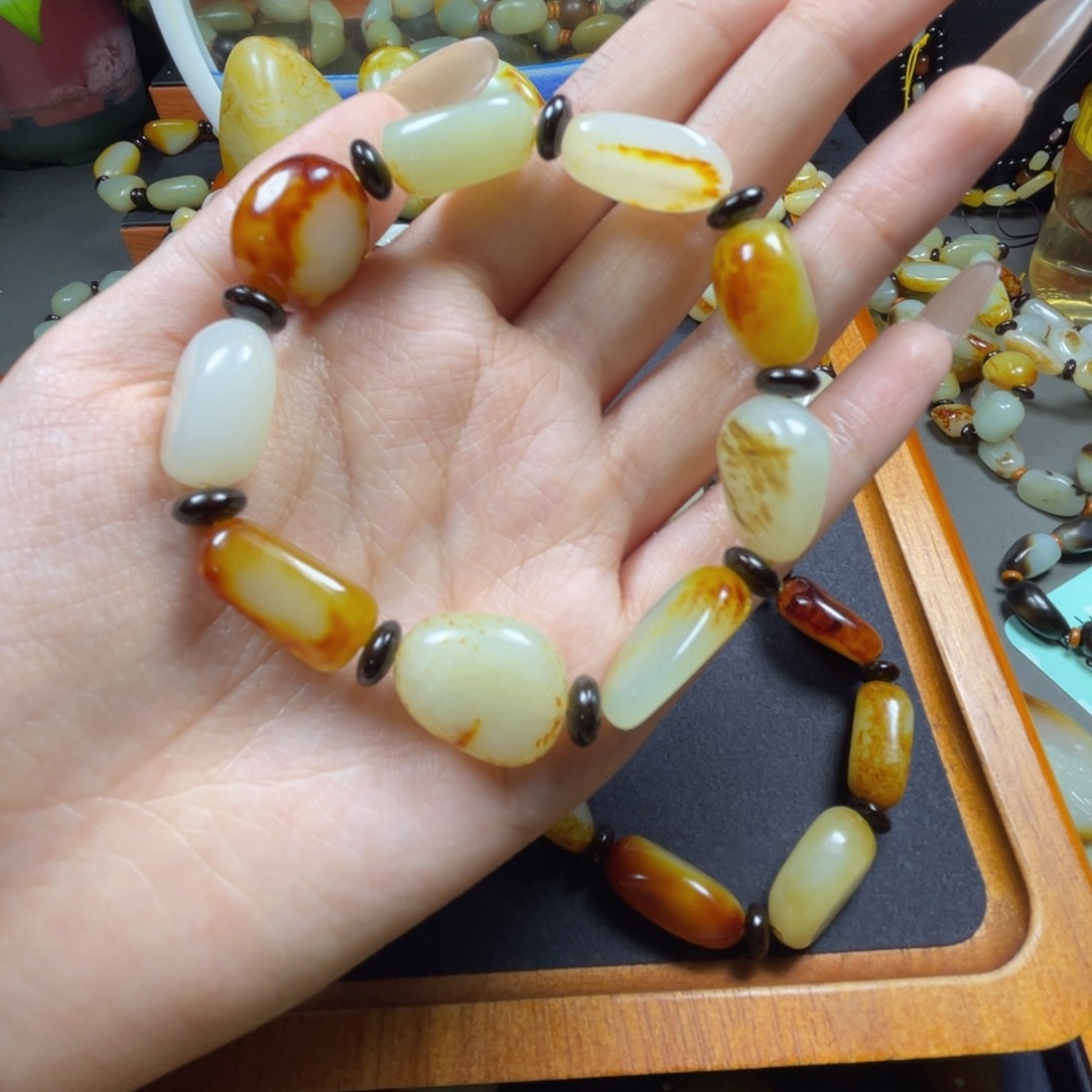 和田玉未镶嵌颈饰水**南