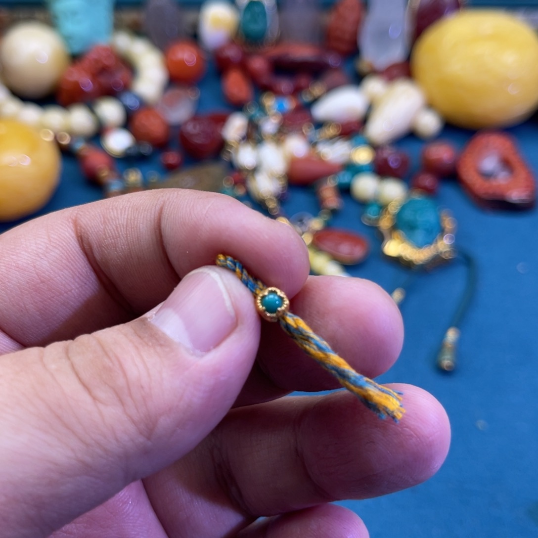 燕***青绿松石18K金镶嵌珠宝奇石124