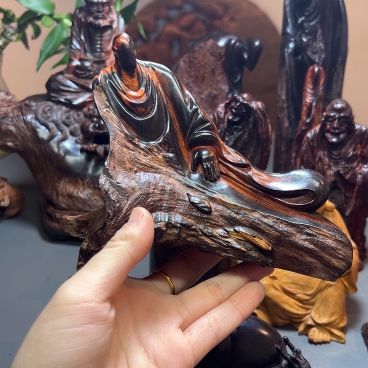 凯***义木大红酸枝无相佛摆件