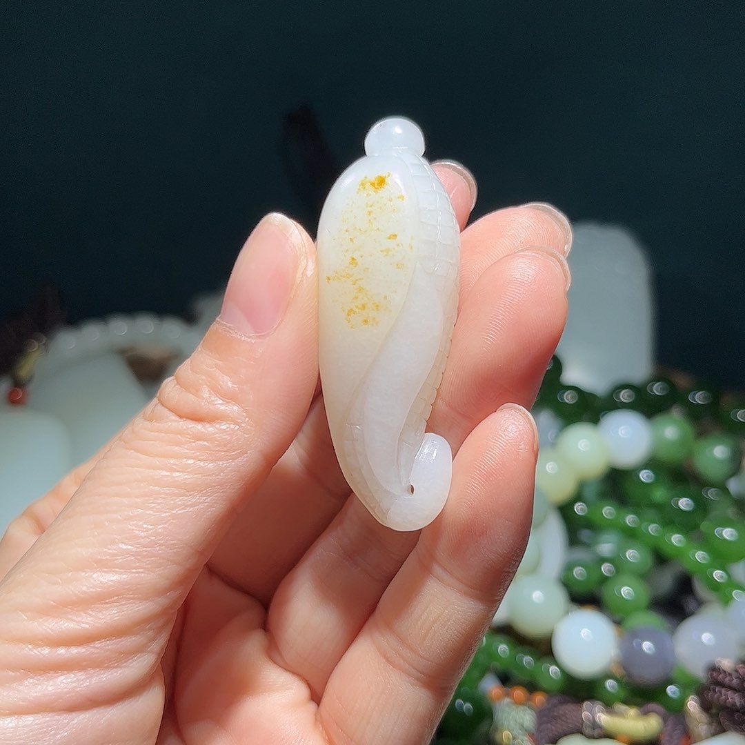 和田玉颈饰未镶嵌