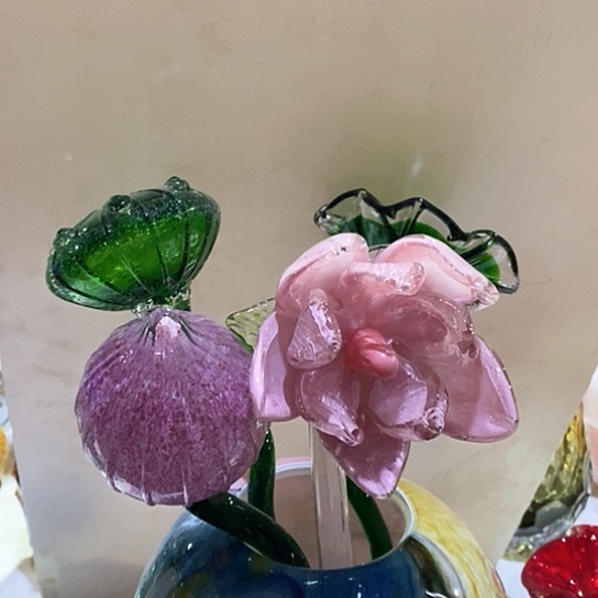 琉璃花瓶高45厘米宽9厘米