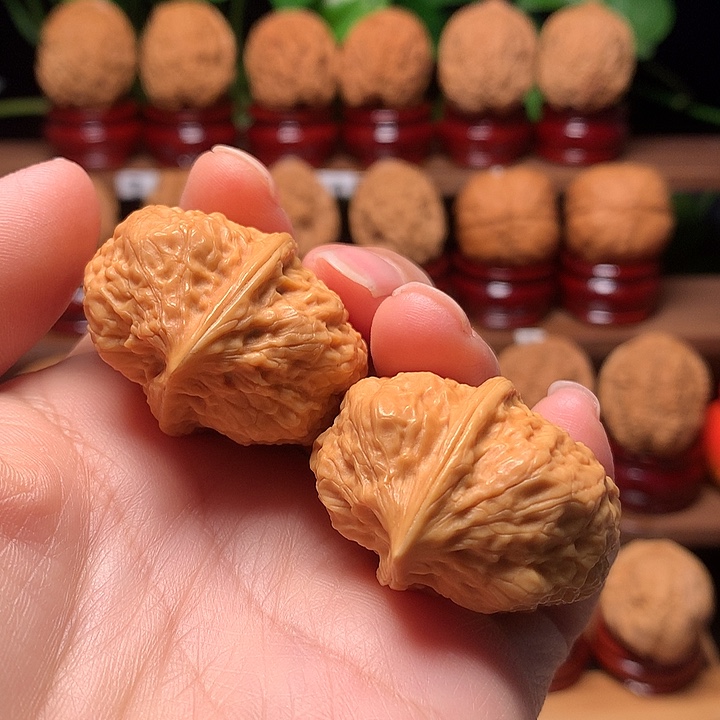 桃核吊坠半壁江江山38尺寸