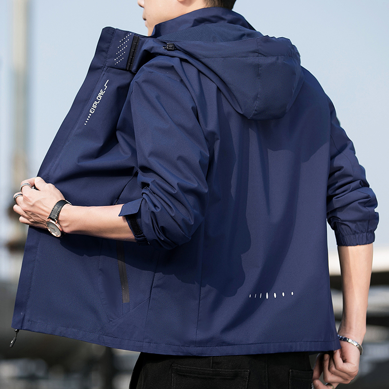 YQ-6266新款运动冲锋衣连帽夹克户外登山防风防水防污男士冲锋衣