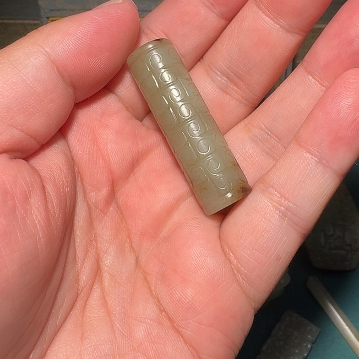 用***0和田玉未镶嵌颈饰