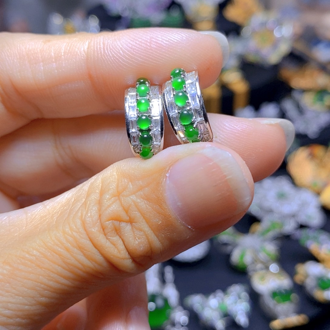 翡翠银S925镶嵌耳钉天然翡翠