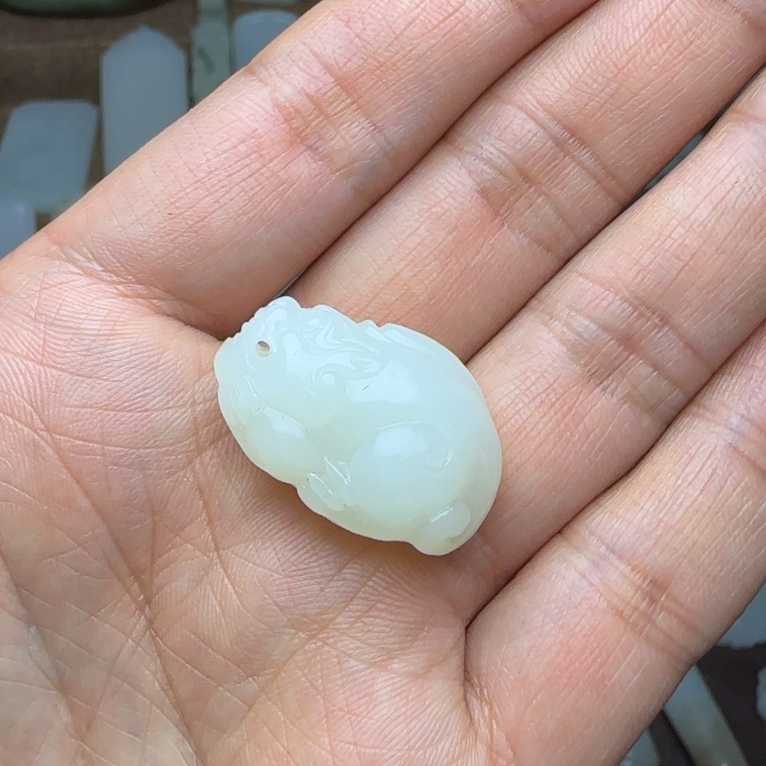 和田玉挂件未镶嵌貔貅