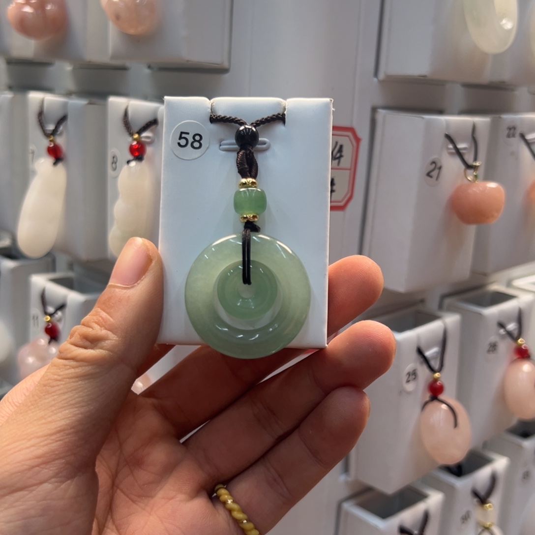 石英质玉（天山翠）合金颈饰