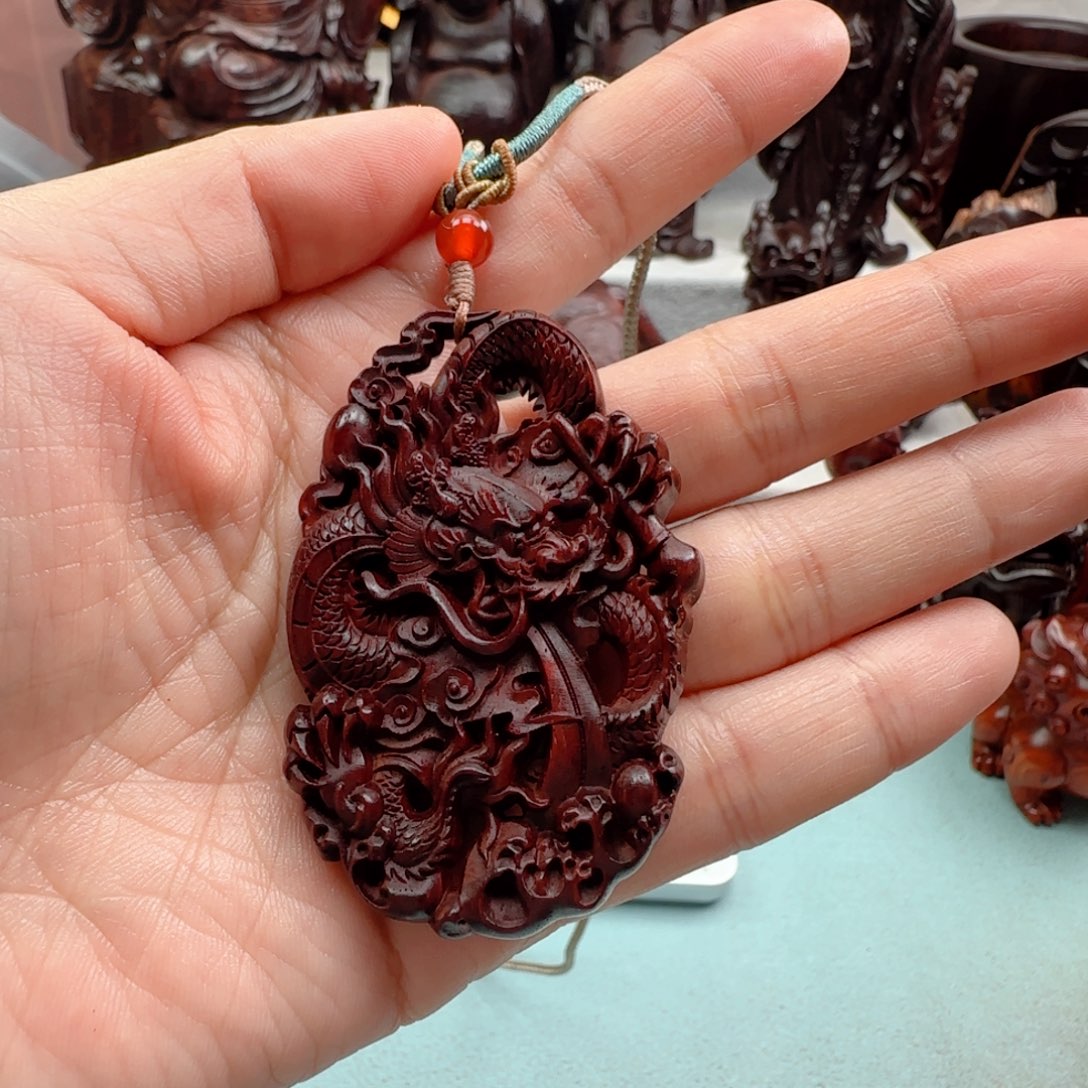 小叶紫檀把件龙牌