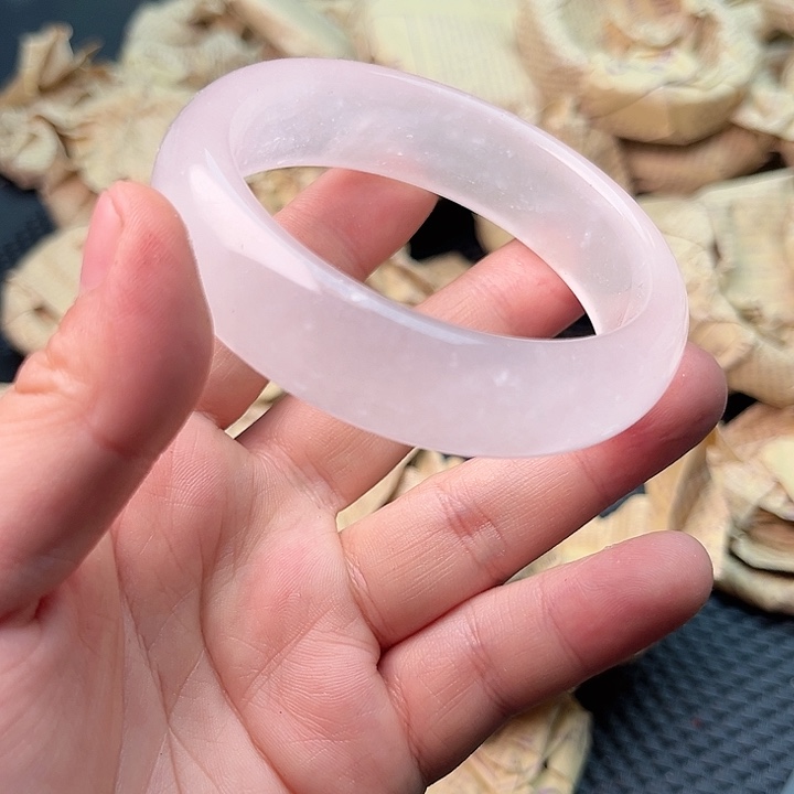 翡翠手镯未镶嵌60啊啊