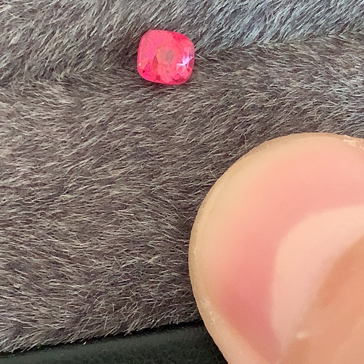 尖晶石裸石绝地武士