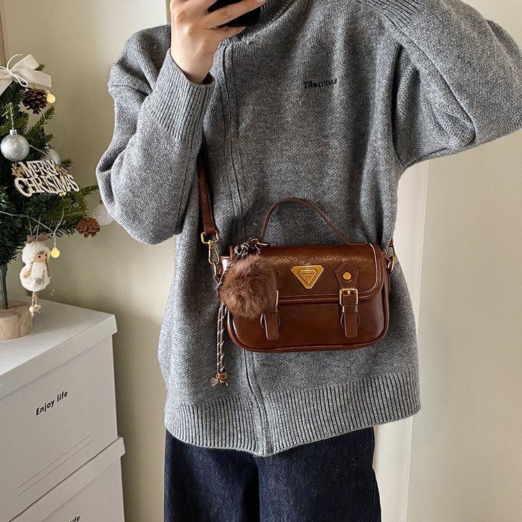 2025复古小手提新款百搭包包高级感拎包单肩剑桥时尚小众斜挎包女