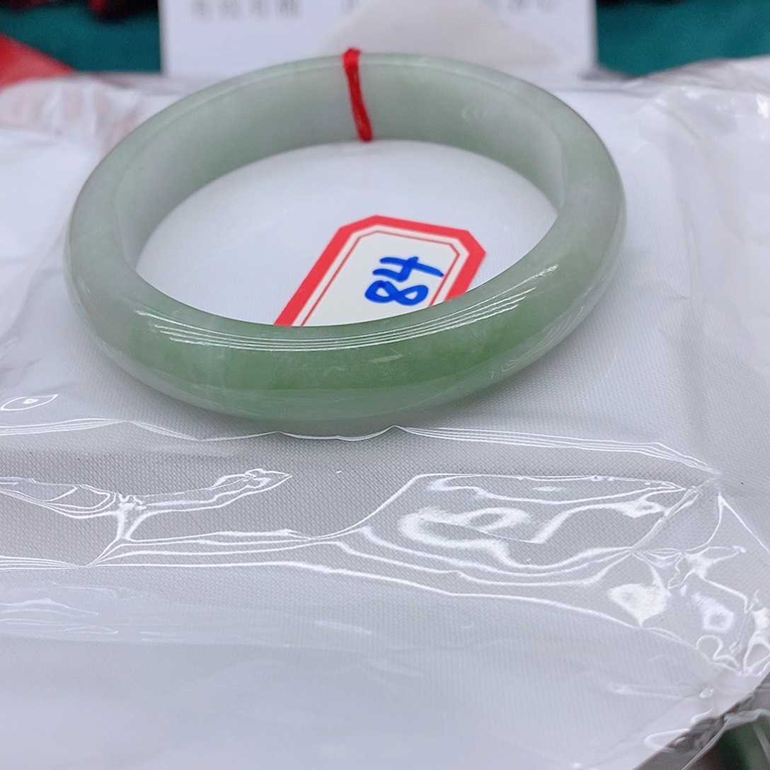 翡翠手镯未镶嵌84444444