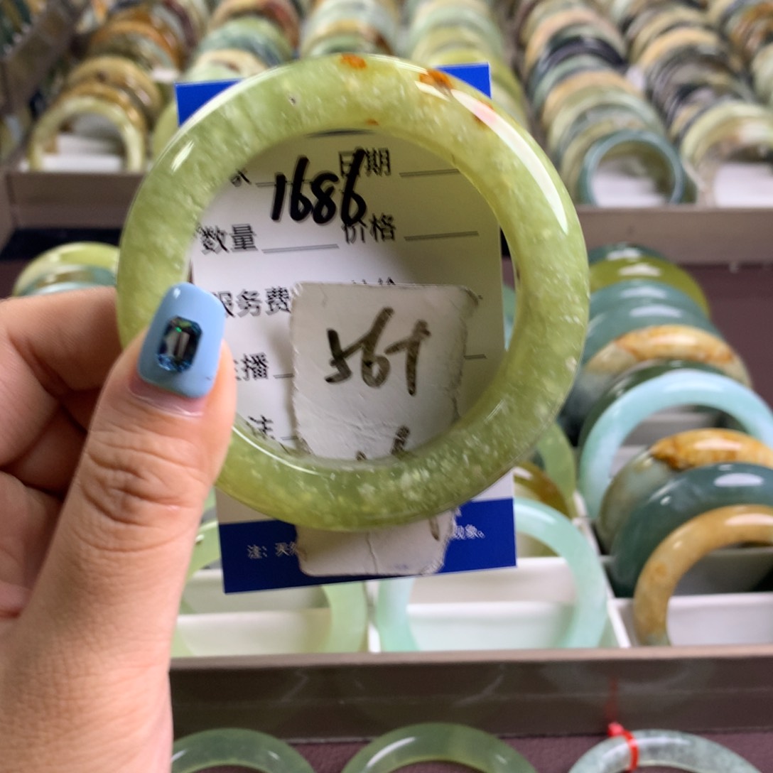 蛇纹石玉未镶嵌手镯1686