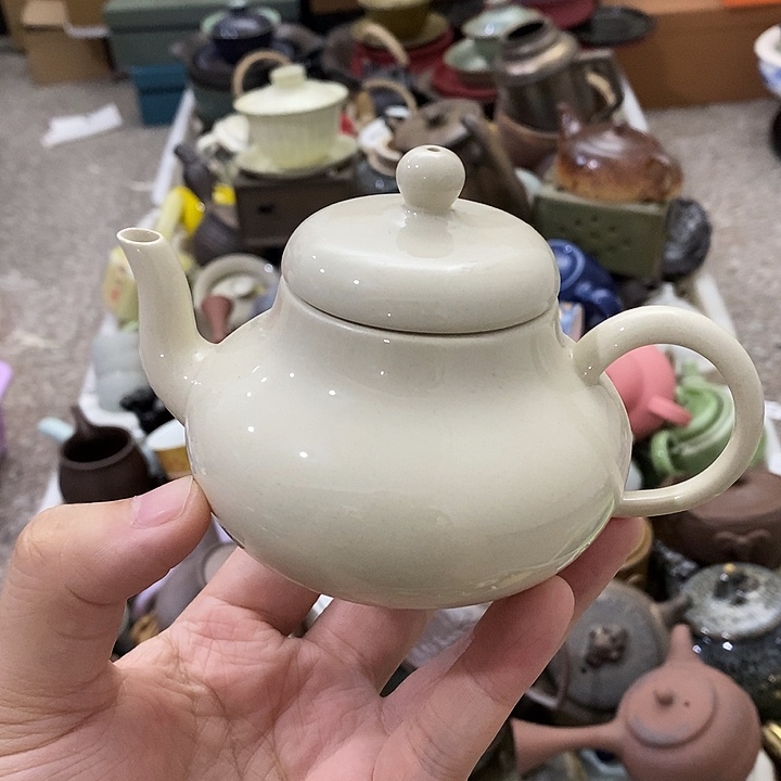 陶瓷艺术品及陶瓷壶壶