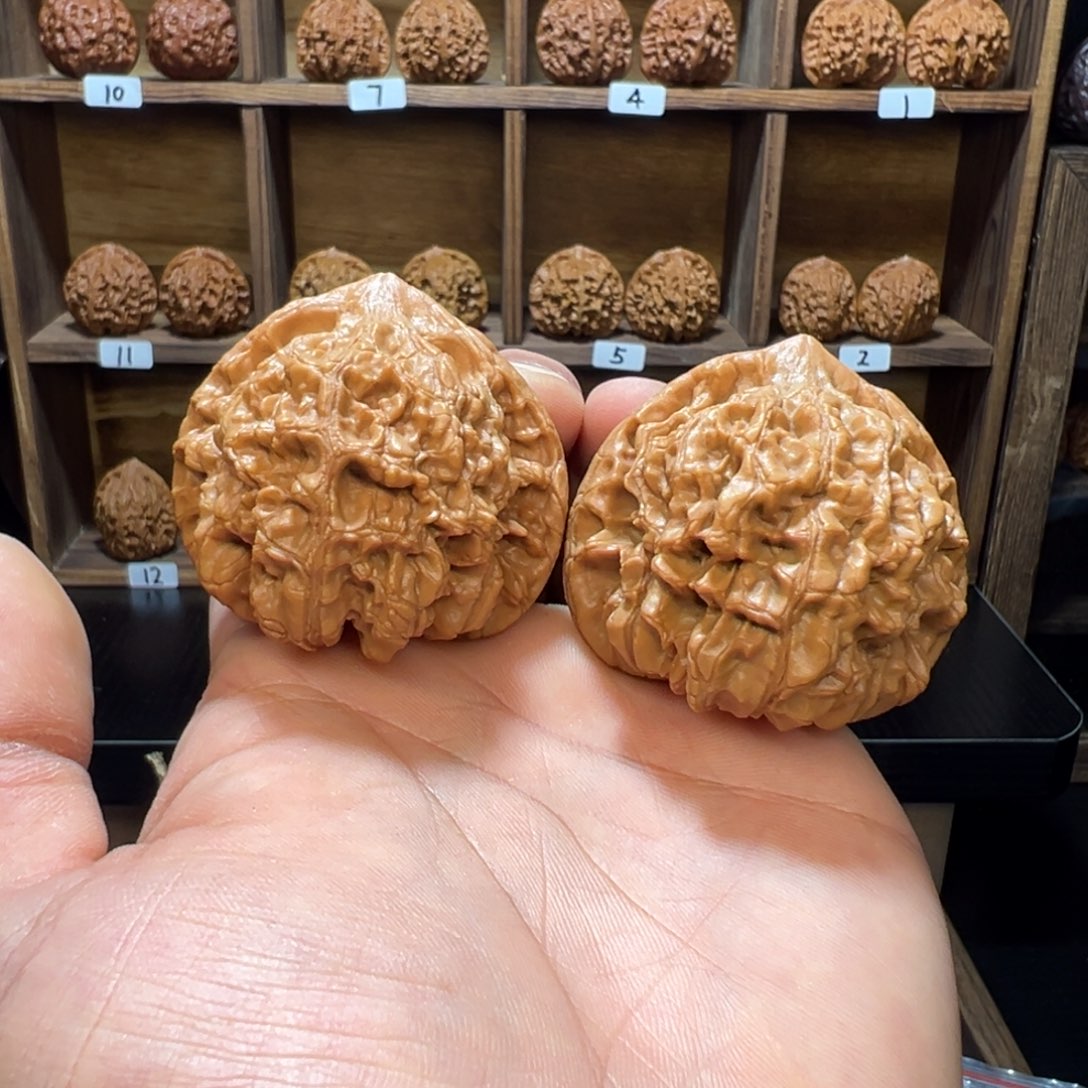 文玩核桃吊坠09号大官冒