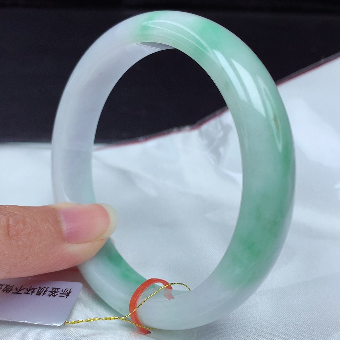 翡翠手镯未镶嵌62圈3963