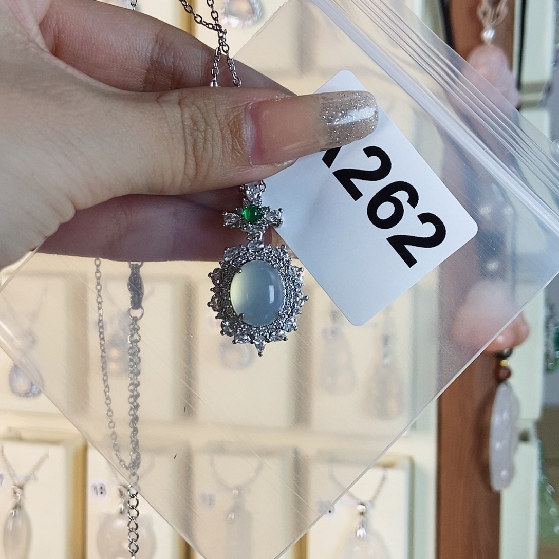 玛瑙/玉髓颈饰合金