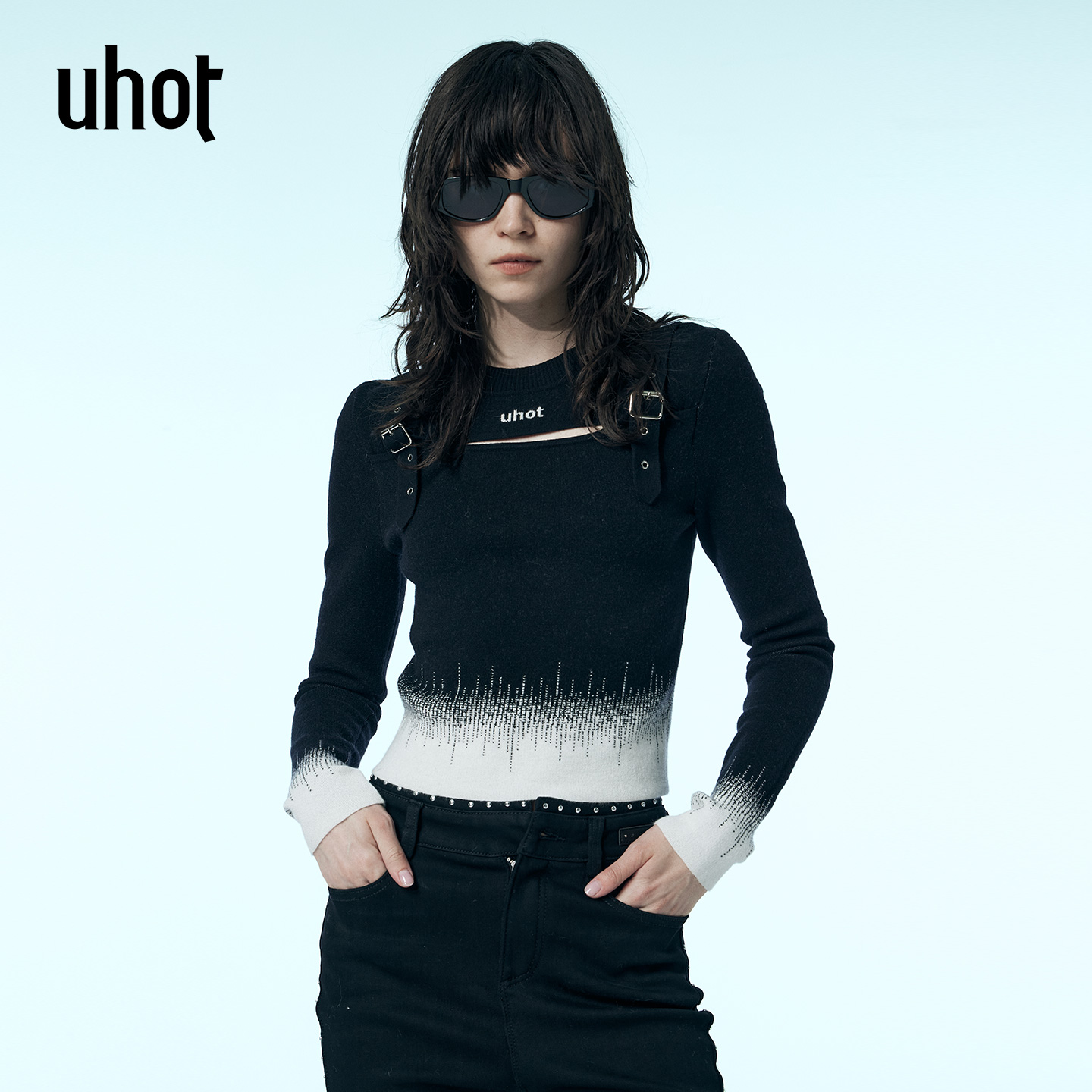 UHOT/诱货黑白色长袖短款针织衫上衣细条纹修身显瘦保暖UWWW6Z203