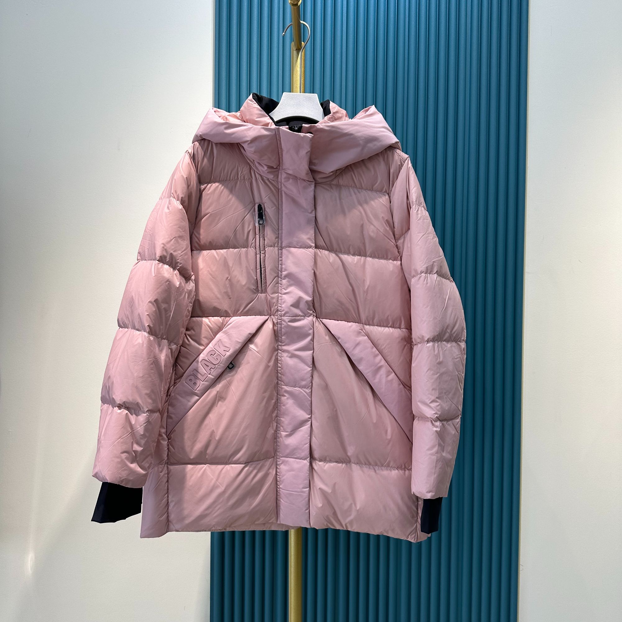 金影奇 时尚女士休闲舒适短款连帽鹅绒服  98611