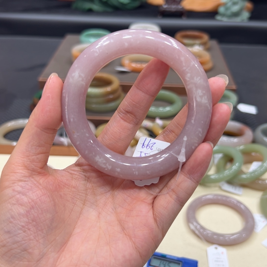 石英质玉手镯未镶嵌薪***?