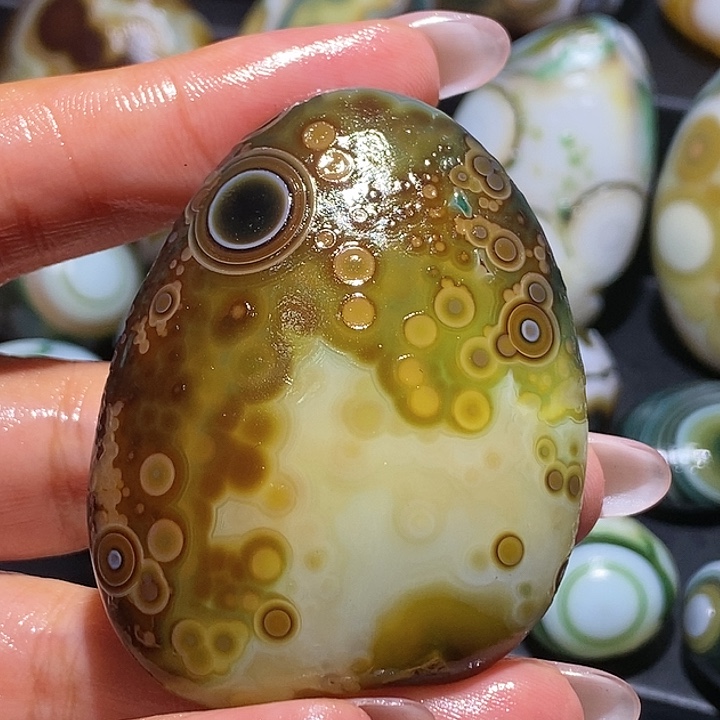 玛瑙/玉髓未镶嵌珠宝奇石120