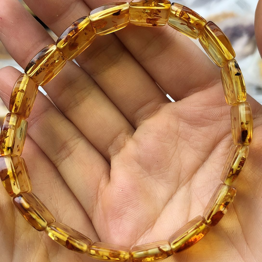 未镶嵌琥珀珠宝奇石