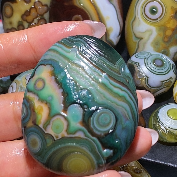 玛瑙/玉髓未镶嵌珠宝奇石114