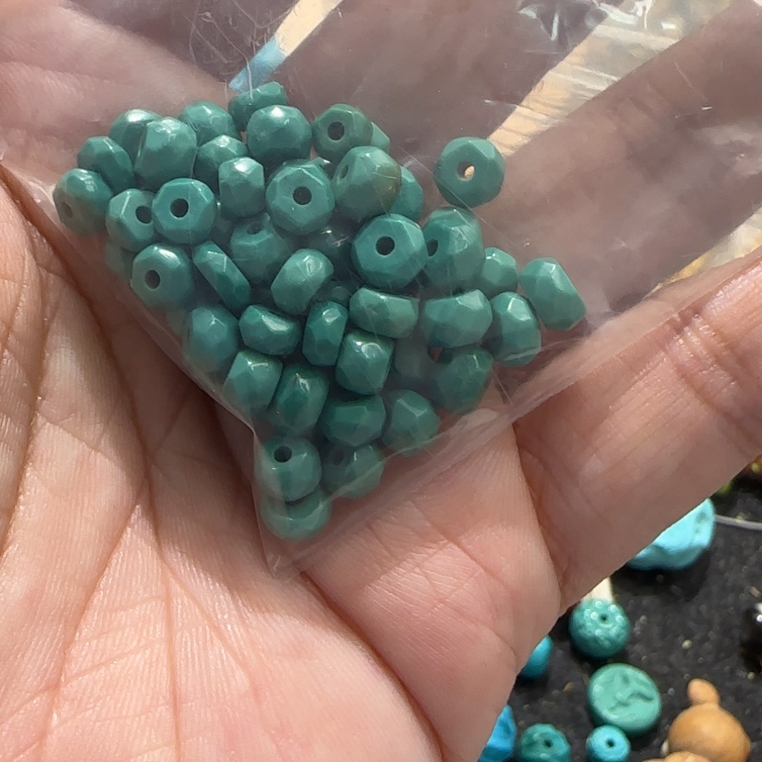 我****绿松石未镶嵌配饰