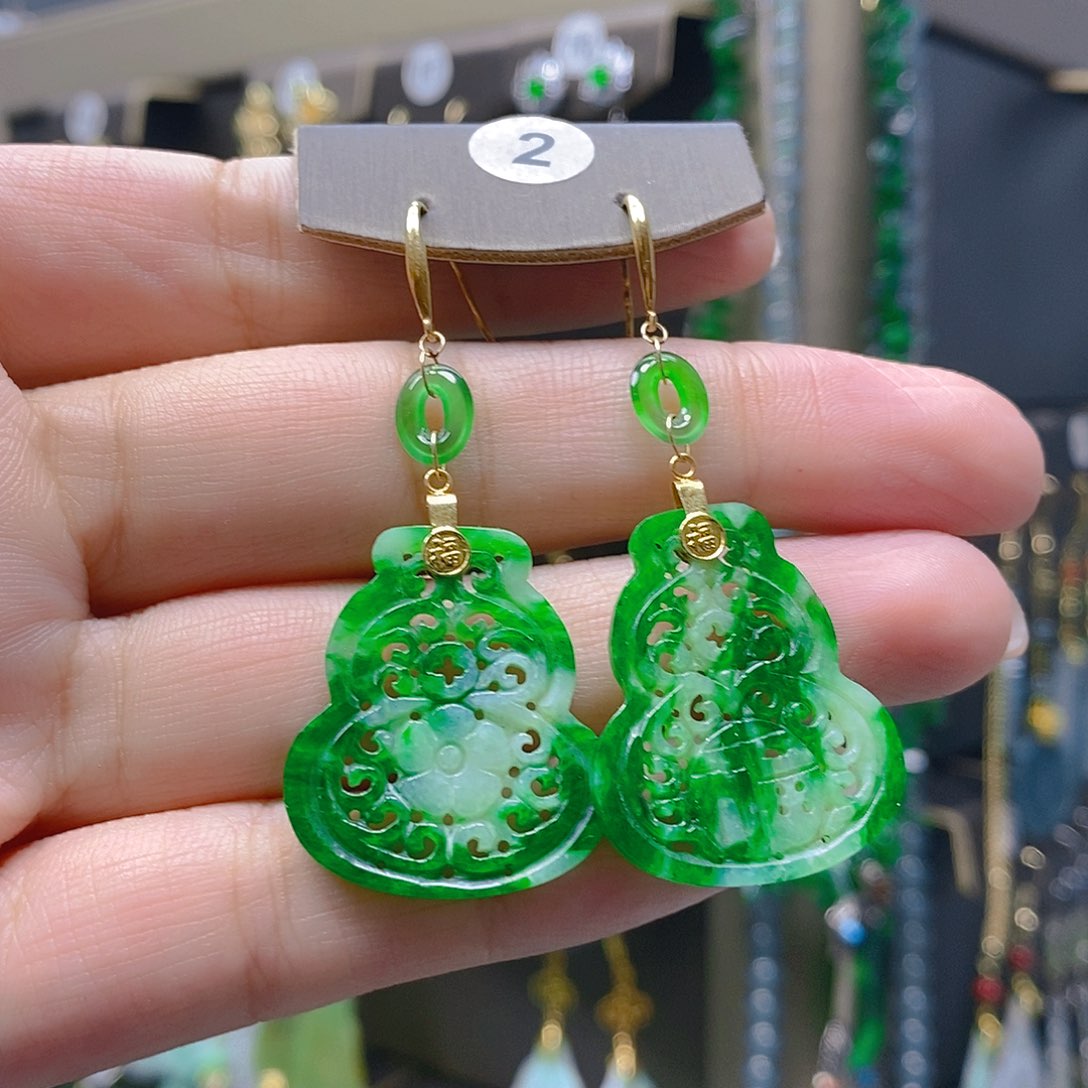 18K金镶嵌翡翠耳饰