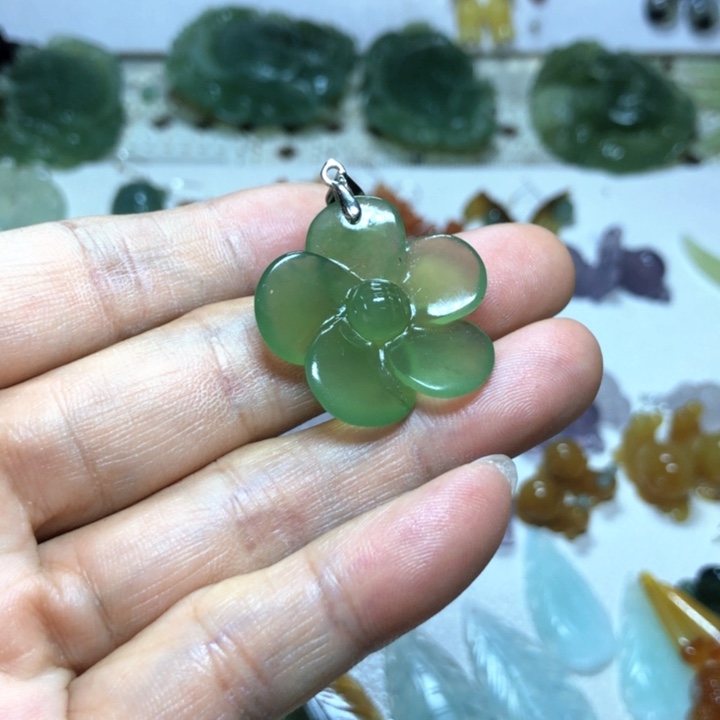 【闪购商品】蛇纹石玉手牌未镶嵌